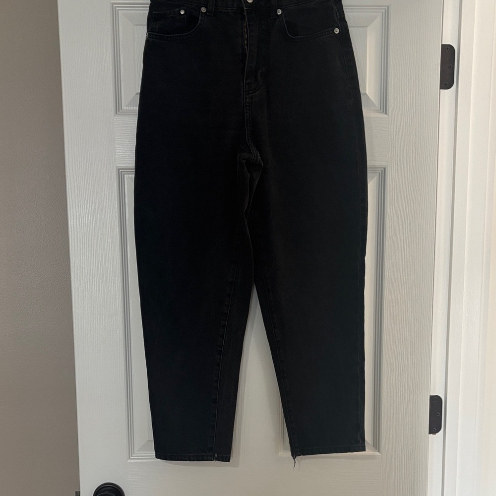 & Denim Women’s Loose Mom Black Jeans